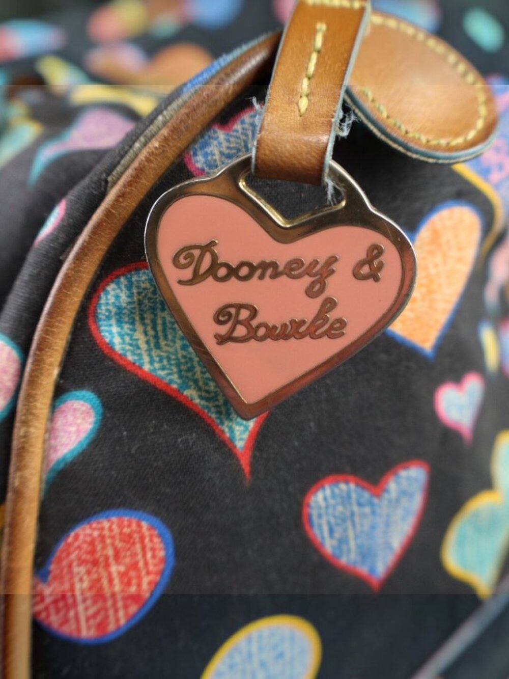 Vintage Dooney & Bourke Doodle Double Handle Multicolor Heart Barrel Bag - Picture 3 of 16